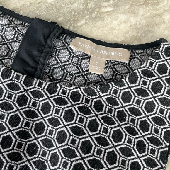 Banana Republic dressy tank top - Picture 3 of 8